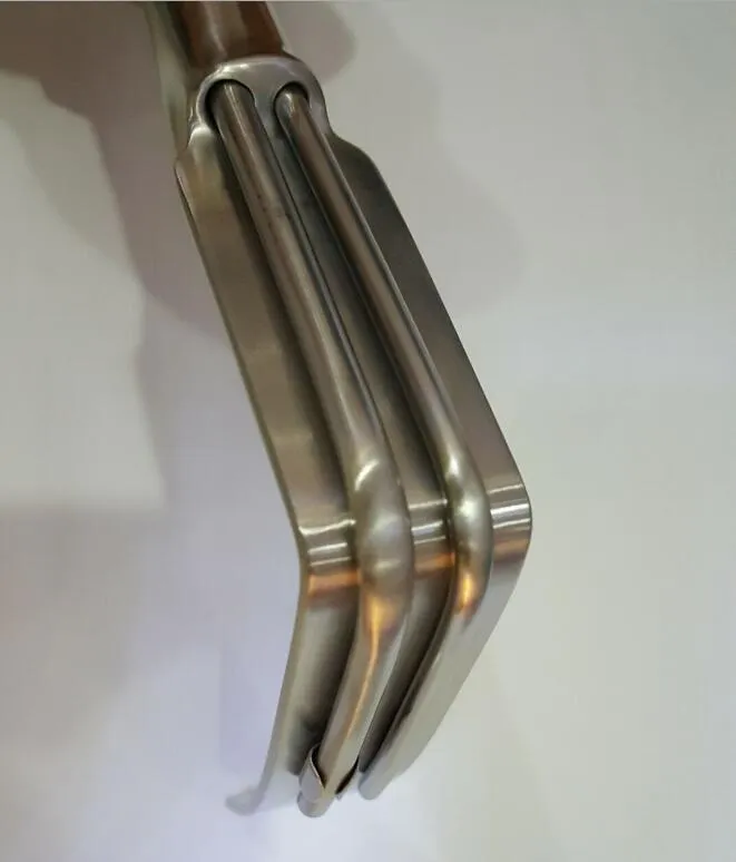 Light Guiding Breast Retractor